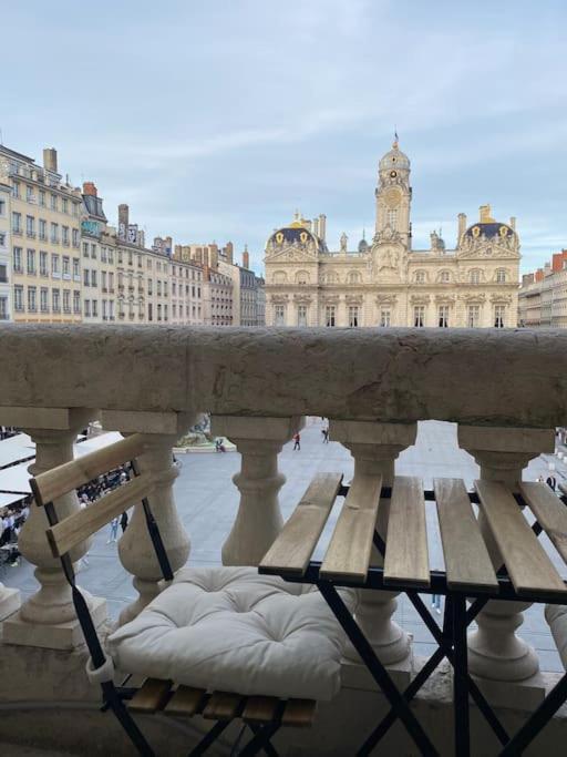 Grand Balcon Place Des Terreaux Lyon Eksteriør bilde